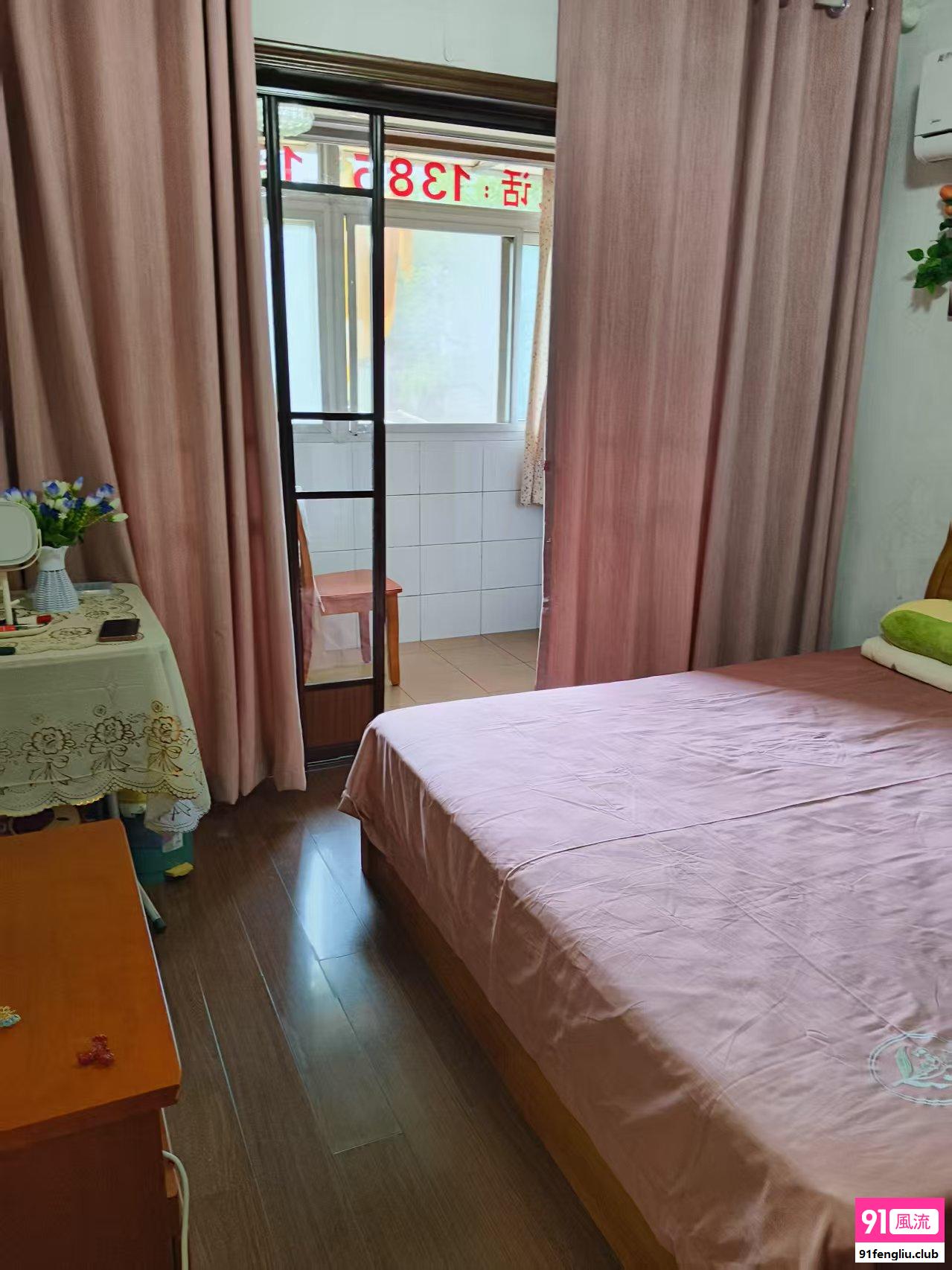 300性价比喷水少妇